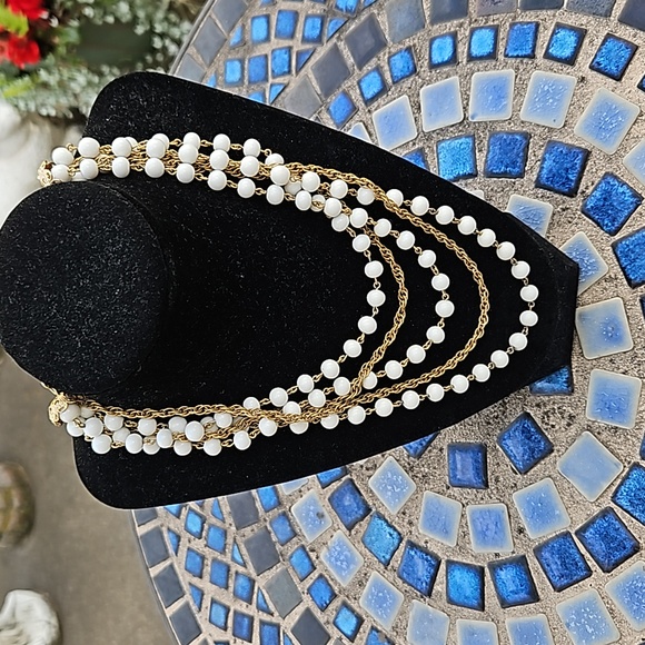 Vintage Milk Glass Beads Necklace Five Strand Style Lobster Clasp White/Gold OS - Picture 3 of 4